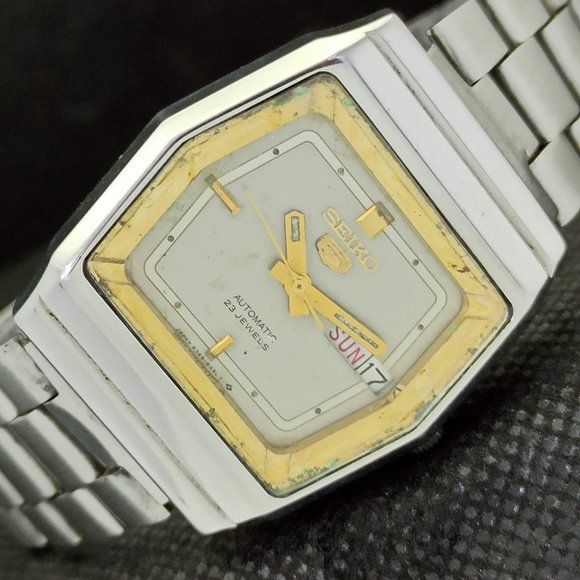 Seiko Other - Vintage 1977 Seiko 5 Automatic Mens Silver/gold watch W/daydate & Silver Strap
